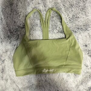 Alphalete pulse kinetic sports bra